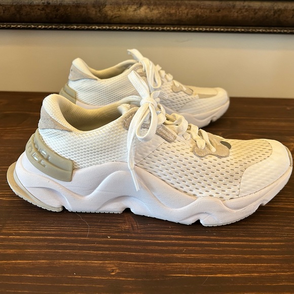 Sorel Women’s Kinetic RNEGD Lace Up Sneakers - Picture 6 of 8